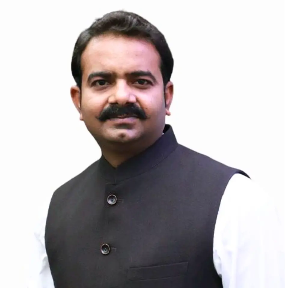 leader image